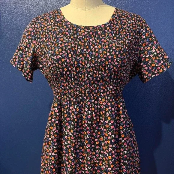 how to dress like the 2000s Vintage 90s Black Metallic Sunflower Print Maxi Tank Dress main image 1